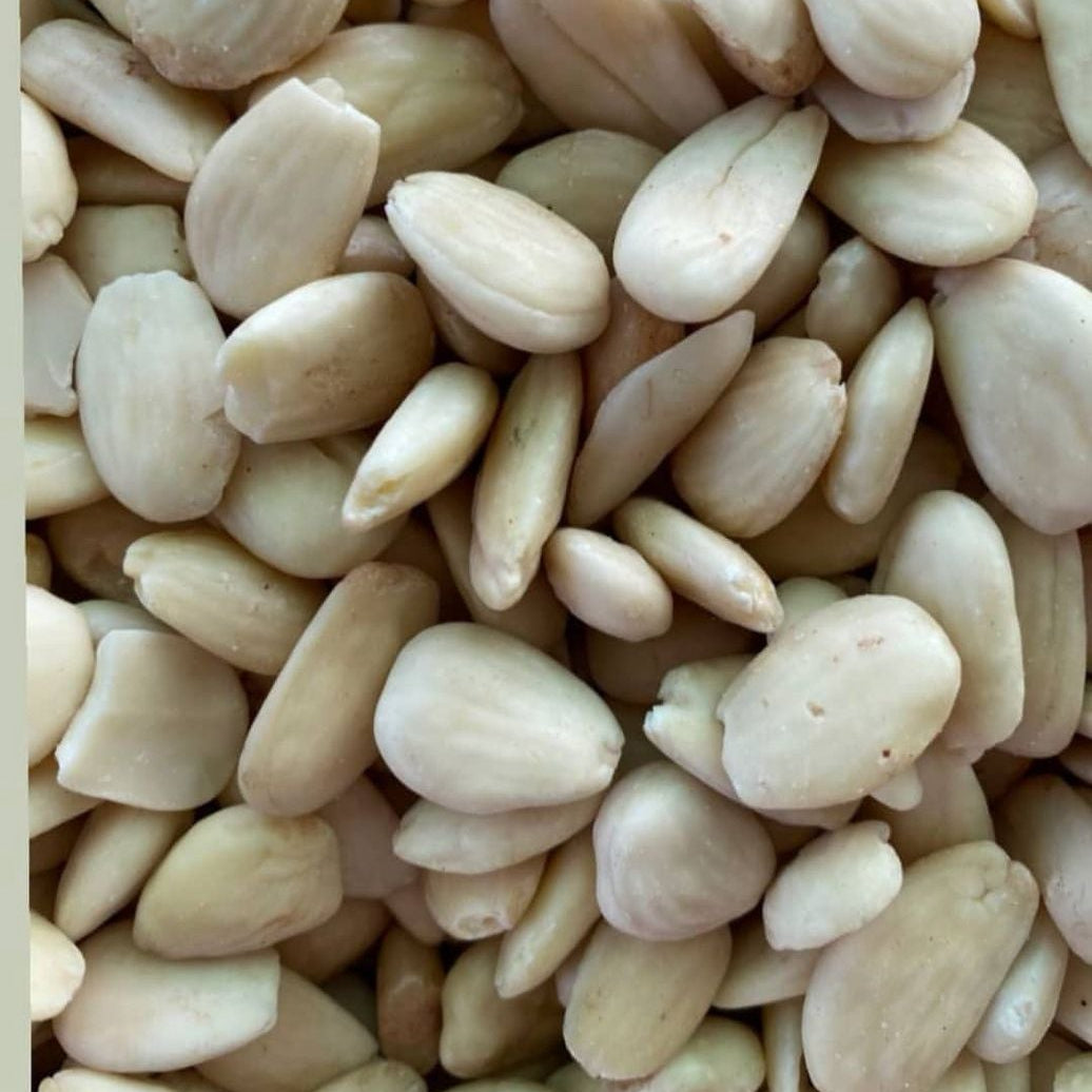 Almendra cruda